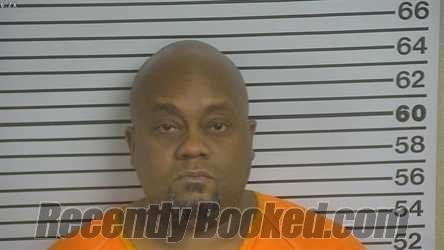 Recent Mugshot Image for ALVIN MIGUEL MARTIN in Forrest County, Mississippi