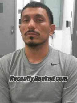 Recent Mugshot Image for VINCENTE LARIOS in Muscatine County, Iowa
