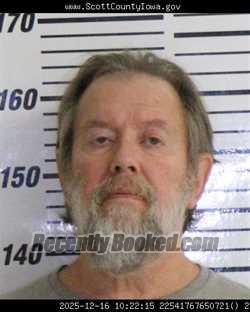 Recent Mugshot Image for ROBERT CHARLES WADDELL in Scott County, Iowa