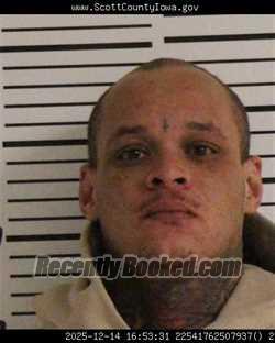 Recent Mugshot Image for ERIC CAPRICE GIBSON in Scott County, Iowa