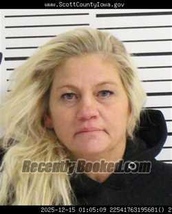Recent Mugshot Image for LEANN SUE PEREZ in Scott County, Iowa