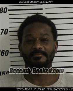 Recent Mugshot Image for MYLES LANGSTON PINDER-SPEIGHT in Scott County, Iowa