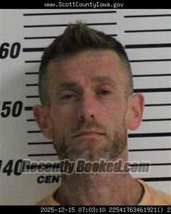 Recent Mugshot Image for ERIC MICHAEL WALKER in Scott County, Iowa