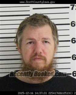 Recent Mugshot Image for ANDREW MICHAEL MOORE in Scott County, Iowa