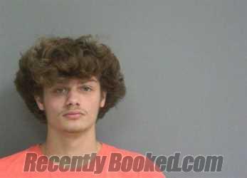 Recent Mugshot Image for XAVIER J JULIA in La Salle County, Illinois