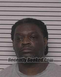 Recent Mugshot Image for DERRICK DEWAYNE WALLACE in Iredell County, North Carolina