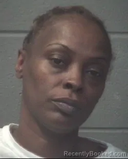 Recent Mugshot Image for KRYSTAL NICOLE NIXON in Onslow County, North Carolina
