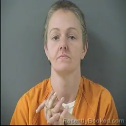 Recent Mugshot Image for AMBER NICHOLE GIDDENS in Benton County, Minnesota