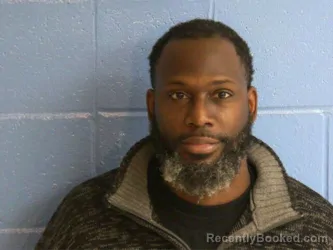 Recent Mugshot Image for TRASHAUN DARIES DAVIS in Humphreys County, Tennessee
