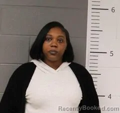 Recent Mugshot Image for PHSHONDRA ROBINSON in St Clair County, Alabama