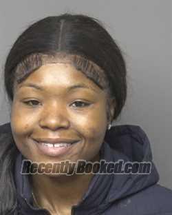Recent Mugshot Image for YARIANA A BULLOCK in Dubuque County, Iowa