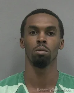 Mugshot of DESHARD LA'MONTAE DARNS