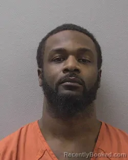 Mugshot of KWADONTE DAJOUR LEWIS