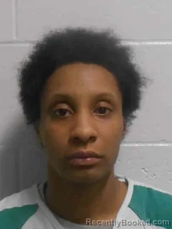 Mugshot of RIKKIA CARLISSA STARKS