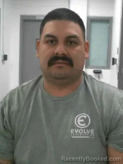 Mugshot of RANDY RAYMUNDO QUIROZ