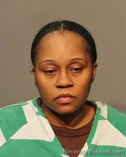 Mugshot of SHANEAQUA FANEE BURTON