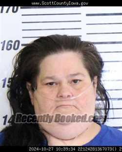 Mugshot of MICHELLE LYNN LAMASTER