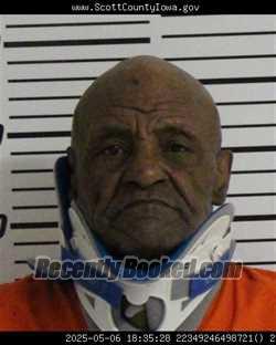 Mugshot of RONALD THOMAS DAVIS