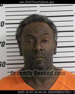 Mugshot of BRAD TRAVON WYATT