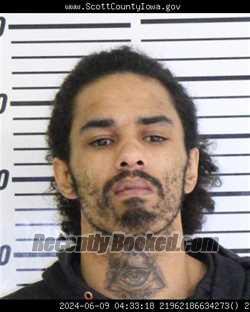 Mugshot of NICHOLAS DESHAWN MILLENDER