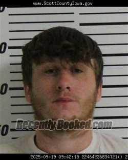 Mugshot of MATTHEW JOHN THOMAS