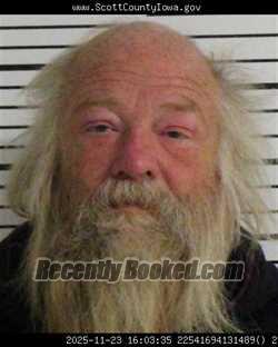 Mugshot of THOMAS CHRISTOPHER DODGE