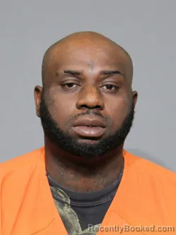Mugshot of Denairius Quarion Blake