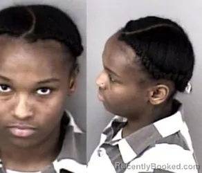 Mugshot of Soverria Denise Davis