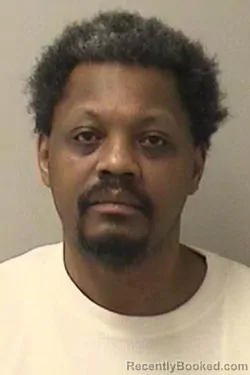 Mugshot of MARCUS A ROBINSON