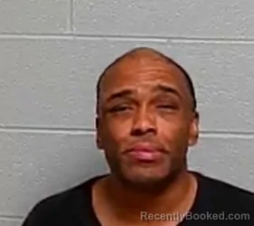 Mugshot of TREVOR R THOMPSON