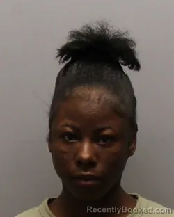 Mugshot of EBONIE SHEREE LEATH