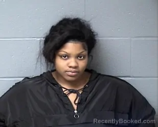 Mugshot of AVERI T HICKS