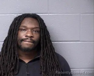 Mugshot of TAVAREIS M VEAZY