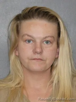 Mugshot of Roseanna Marie Mendoza-Estrada