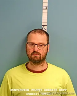 Mugshot of AARON L FECHNER