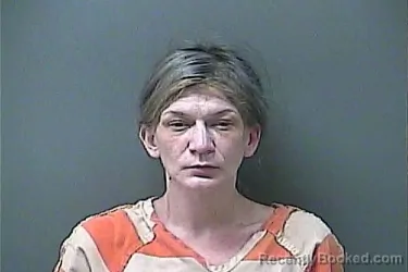 Mugshot of VICTORIA R SMITH