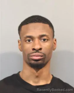 Mugshot of QUINTAVION SHAUNQUISE SMITH