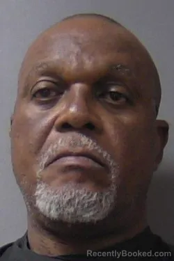 Mugshot of Olatunde E Solomon