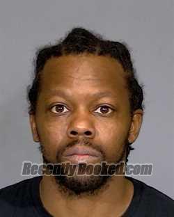 Mugshot of JAQUINIS AUBOURJON DAVIS