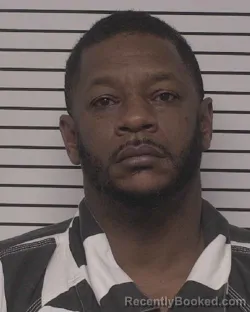 Mugshot of TRAVIS DONNELL KNOX