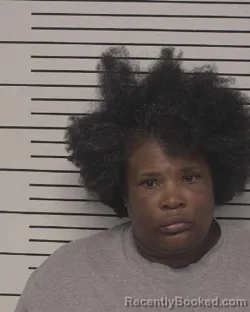 Mugshot of KAPETRA MONIQUE SIMPSON