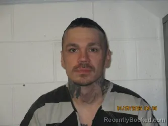 Mugshot of Skyler T Smith