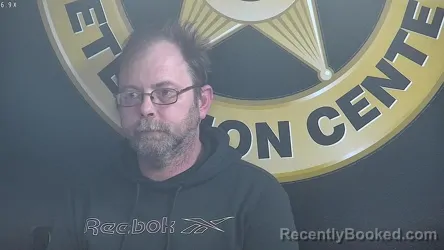 Mugshot of DONNIE LEE ROBERTSON