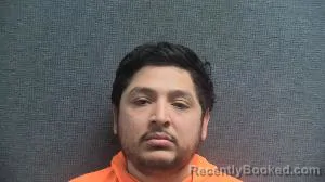 Mugshot of WALTER E PEREZ CRUZ