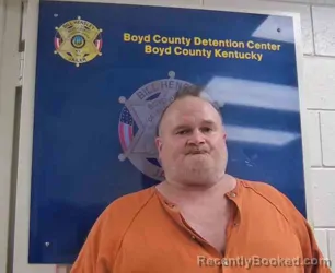 Mugshot of MARK VAUGHN