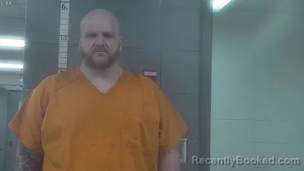 Mugshot of ROBERT B SCHROADER