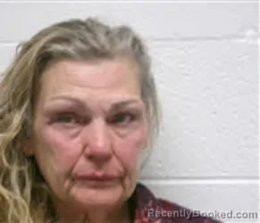 Mugshot of TRACEY L EARNSHAW