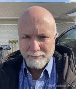 Mugshot of MATTHEW HOWARD SEABAUGH