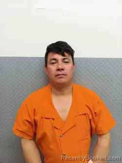 Mugshot of MARVIN GOMEZ