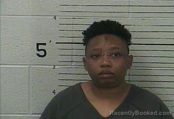 Mugshot of MAKAYLA RENEA MILLS-CARTER